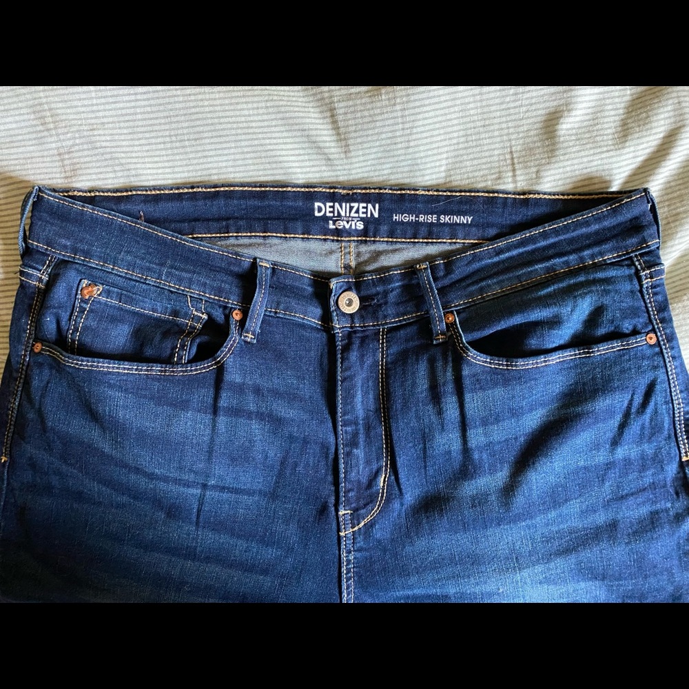 Denizen High Rise Skinny Jeans (short)